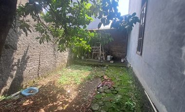 DI SEWAKAN RUMAH JL Purnawarman pisangan ciputat tagerang selatan.
