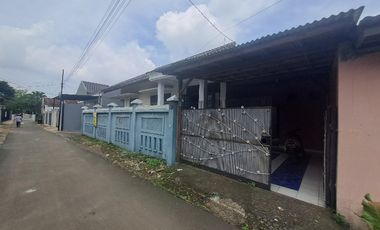 DI SEWAKAN RUMAH JL Purnawarman pisangan ciputat tagerang selatan.