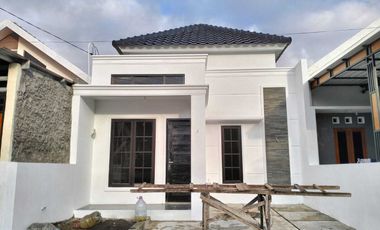 Townhouse Eksklusif 10 Unit Dalam Cluster One Gate Sistem Di Plesungan