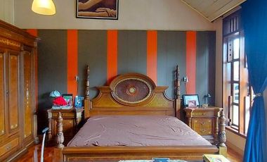 DIJUAL RUMAH ASRI KOKOH KONSEP SEMI BELANDA DI SETIABUDI BANDUNG UTARA