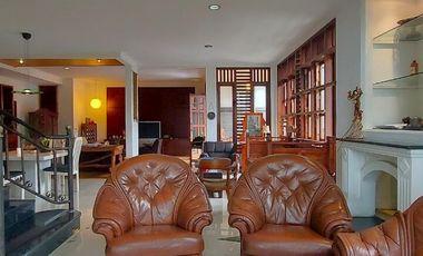 DIJUAL RUMAH ASRI KOKOH KONSEP SEMI BELANDA DI SETIABUDI BANDUNG UTARA