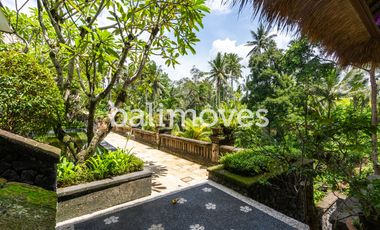 Dijual Hak Milik Villa Luas 6 Kamar Tidur Di Tegalalang