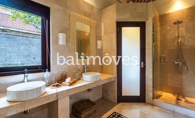 Dijual Hak Milik Villa Luas 6 Kamar Tidur Di Tegalalang