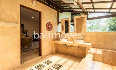 Dijual Hak Milik Villa Luas 6 Kamar Tidur Di Tegalalang