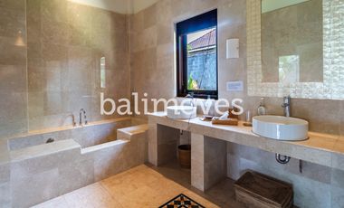 Dijual Hak Milik Villa Luas 6 Kamar Tidur Di Tegalalang