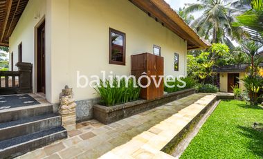 Dijual Hak Milik Villa Luas 6 Kamar Tidur Di Tegalalang