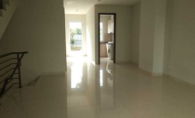 Disewakan Murah Puri Mansion Apt Type Town House Uk.142m2