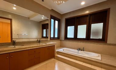 Disewakan Rumah Mewah kondisi bagus terawat area Pejaten Kemang