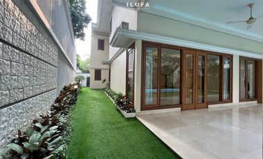 Disewakan Rumah Mewah kondisi bagus terawat area Pejaten Kemang