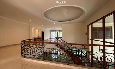 Disewakan Rumah Mewah kondisi bagus terawat area Pejaten Kemang