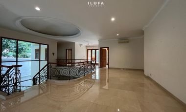Disewakan Rumah Mewah kondisi bagus terawat area Pejaten Kemang
