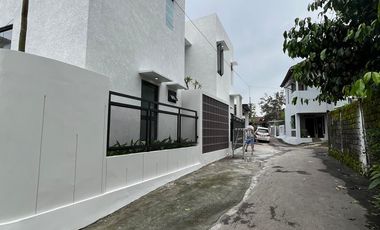 dijual rumah di sleman dekat budi mulia tajem dan pasar saren