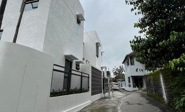 dijual rumah di sleman dekat budi mulia tajem dan pasar saren