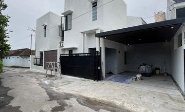 dijual rumah di sleman dekat budi mulia tajem dan pasar saren