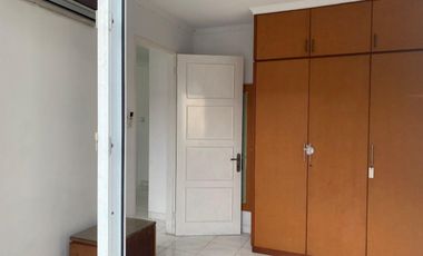 Diisewakan Rumah 2 Lantai Siap Huni di Daan Mogot Baru