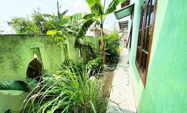 rumah lahan luas 245 m2 di depan kolam renang kopassus Kartasura