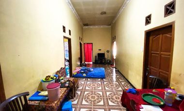 rumah lahan luas 245 m2 di depan kolam renang kopassus Kartasura