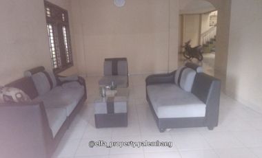 Dijual Cepat Rumah Cantik 2 Lantai  Seruni Poligon Lama Palembang