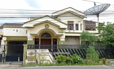 Dijual Cepat Rumah Cantik 2 Lantai  Seruni Poligon Lama Palembang