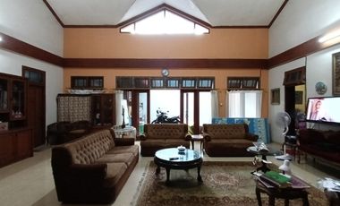 Rumah luas pusat kota di Bangbarung Bantarjati akses 2 tol