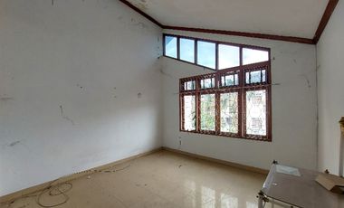 Rumah luas pusat kota di Bangbarung Bantarjati akses 2 tol