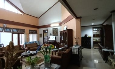 Rumah luas pusat kota di Bangbarung Bantarjati akses 2 tol