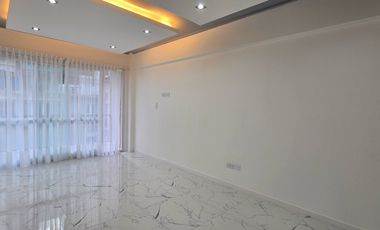 Departamento en  venta Las heras 2300 - a la calle con balcón - Lavadero