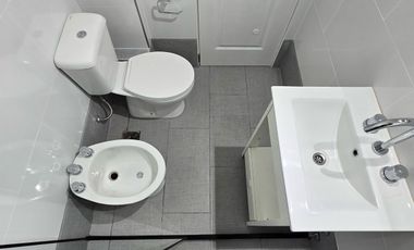 Departamento en  venta Las heras 2300 - a la calle con balcón - Lavadero