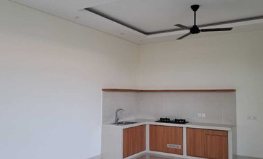 Disewakan Villa 3 bedrooms di Dekat Luna Beach Club