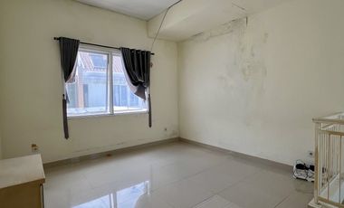 Rumah include kolam renang dengan harga Affordable