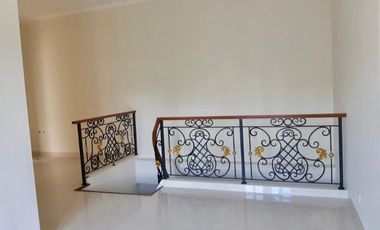 Rumah 2 Lantai Bagus Dan Terawat di Pondok Indah