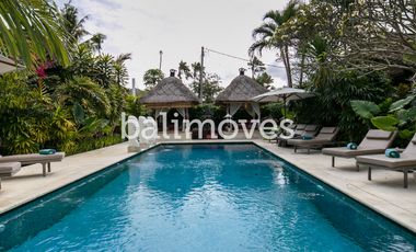Dijual Homestay Mewah Lima Kamar Tidur di Tepi Pantai Sanur