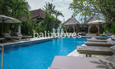Dijual Homestay Mewah Lima Kamar Tidur di Tepi Pantai Sanur