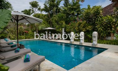 Dijual Homestay Mewah Lima Kamar Tidur di Tepi Pantai Sanur