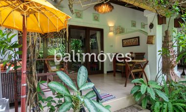 Dijual Homestay Mewah Lima Kamar Tidur di Tepi Pantai Sanur
