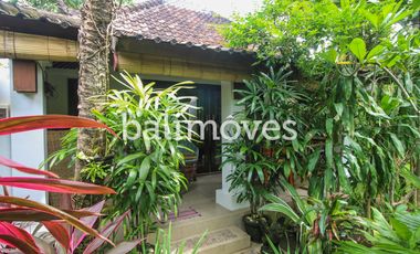 Dijual Homestay Mewah Lima Kamar Tidur di Tepi Pantai Sanur