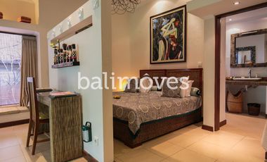 Dijual Homestay Mewah Lima Kamar Tidur di Tepi Pantai Sanur