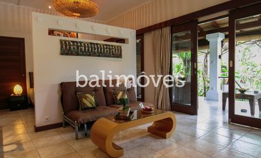 Dijual Homestay Mewah Lima Kamar Tidur di Tepi Pantai Sanur