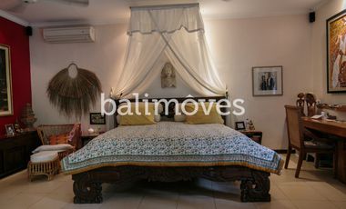 Dijual Homestay Mewah Lima Kamar Tidur di Tepi Pantai Sanur