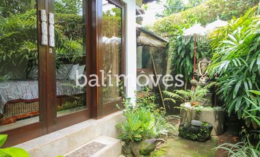 Dijual Homestay Mewah Lima Kamar Tidur di Tepi Pantai Sanur