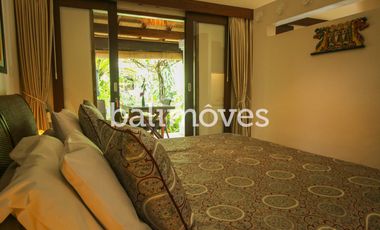 Dijual Homestay Mewah Lima Kamar Tidur di Tepi Pantai Sanur