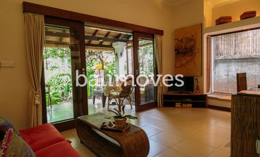 Dijual Homestay Mewah Lima Kamar Tidur di Tepi Pantai Sanur