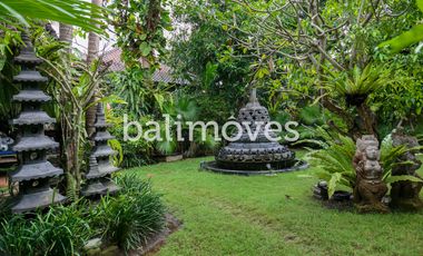 Dijual Homestay Mewah Lima Kamar Tidur di Tepi Pantai Sanur