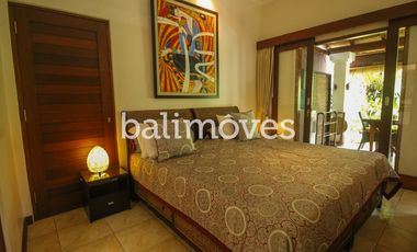 Dijual Homestay Mewah Lima Kamar Tidur di Tepi Pantai Sanur