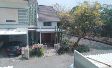 0800 - Disewakan Rumah Green Garden Regency 2 BR 2 Lantai Furnished