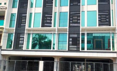 Gedung Baru Jatinegara 4 Lantai 382m² Dua Muka hadap Utara Selatan