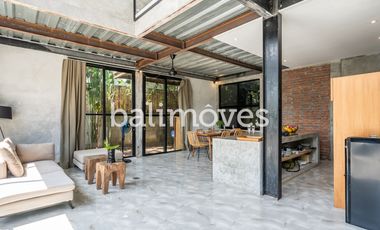 Vila Tiga Kamar Tidur Bergaya Industrial Modern di Kemenuh Gianyar