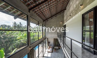 Vila Tiga Kamar Tidur Bergaya Industrial Modern di Kemenuh Gianyar