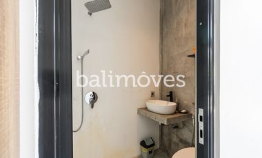 Vila Tiga Kamar Tidur Bergaya Industrial Modern di Kemenuh Gianyar