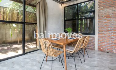 Vila Tiga Kamar Tidur Bergaya Industrial Modern di Kemenuh Gianyar